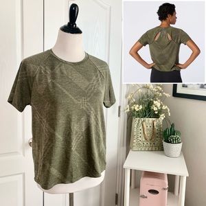 New Balance Womans Q Speed Fuel Jacquard Short Sleeve Top